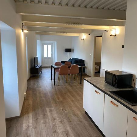 Al Fronte Mare Suites Apartments Múggia Esterno foto